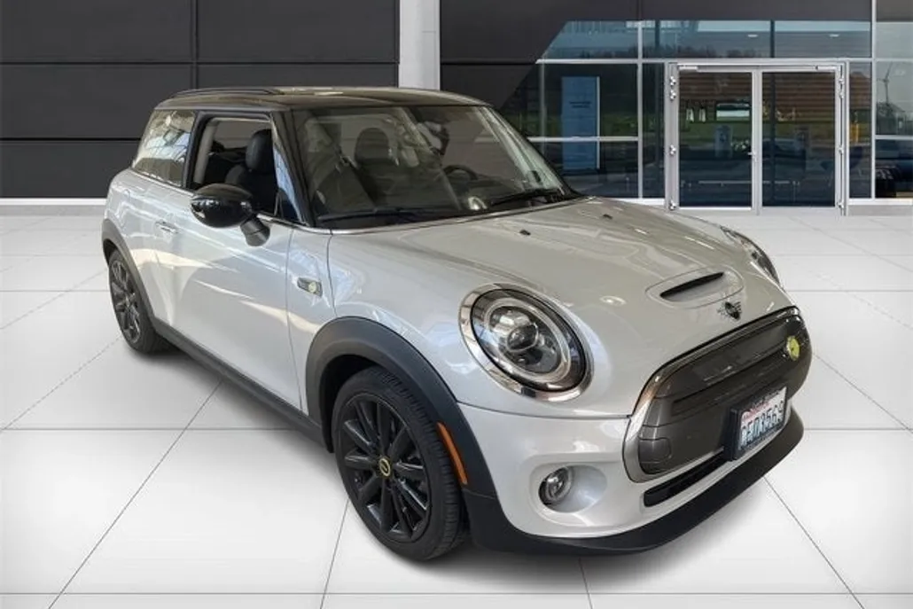 2021 Mini Cooper 2 Door Hardtop SE Signature photo 1