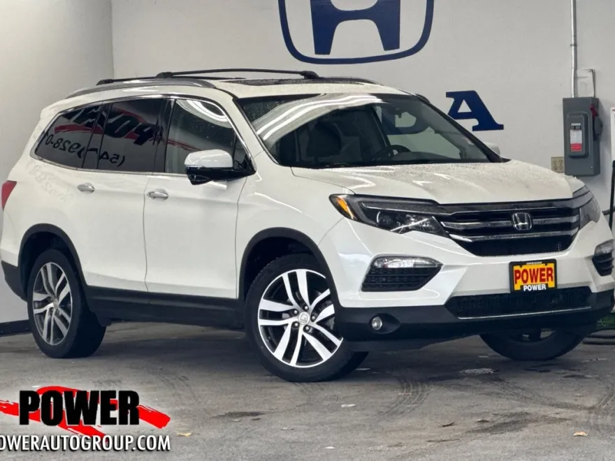 2018 Honda Pilot Touring photo 1