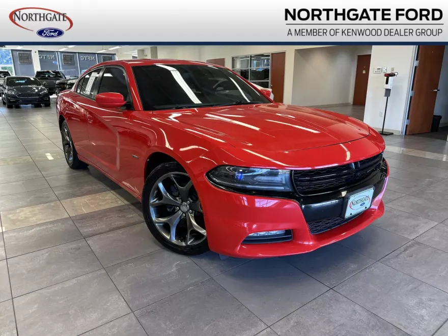 2015 Dodge Charger R/T photo 1