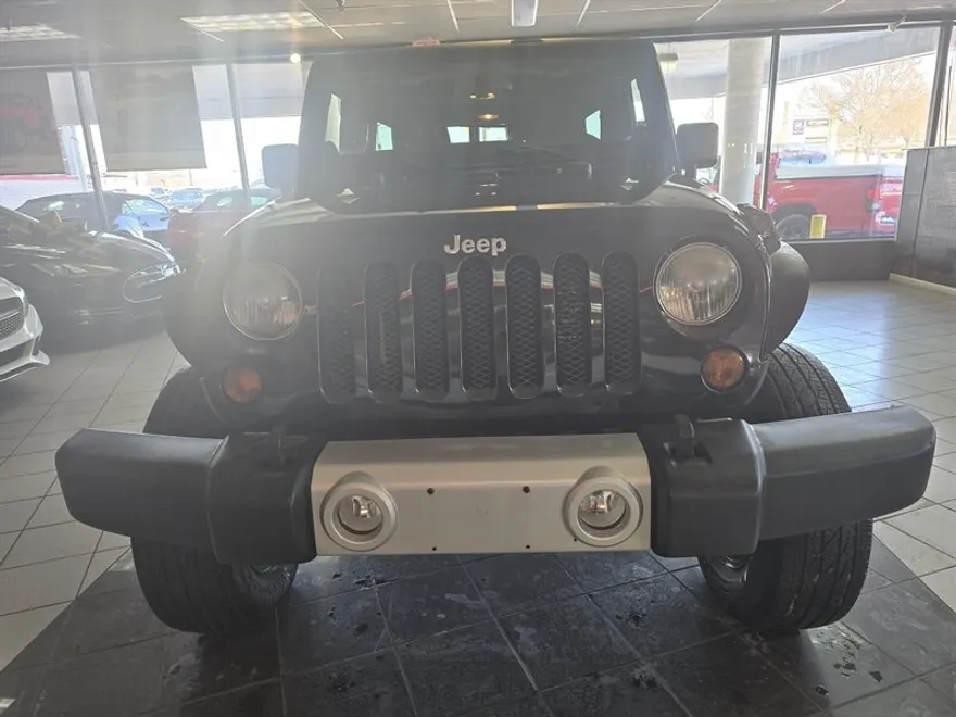 2013 Jeep Wrangler Unlimited Sahara photo 1