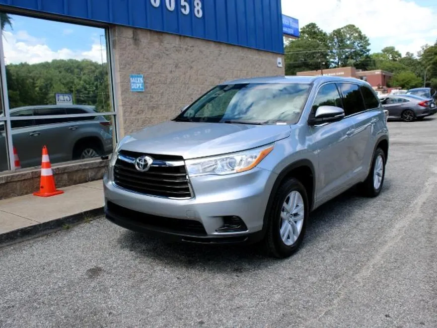 2014 Toyota Highlander LE photo 1