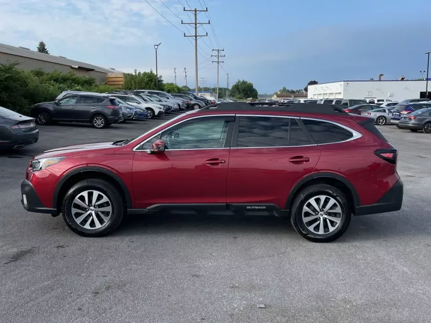 2022 Subaru Outback Premium photo 1