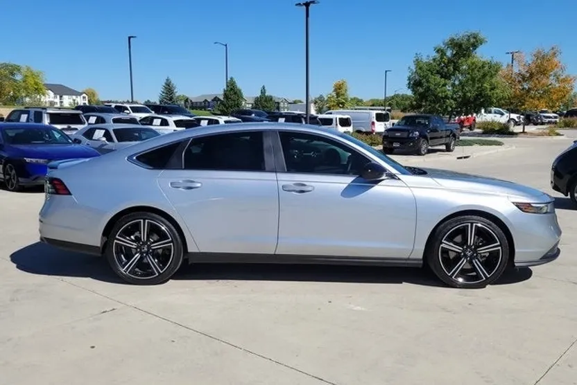 2025 Honda Accord Hybrid Sport photo 1