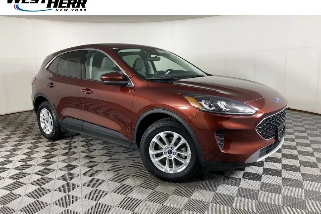 2021 Ford Escape SE photo 1