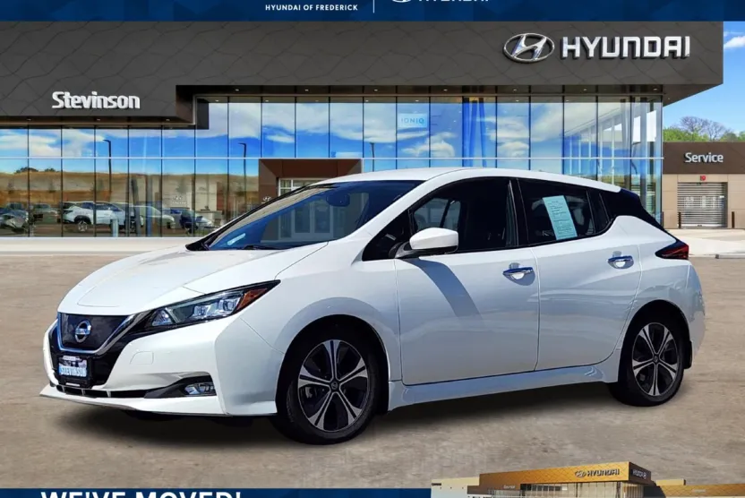 2021 Nissan Leaf SV photo 1