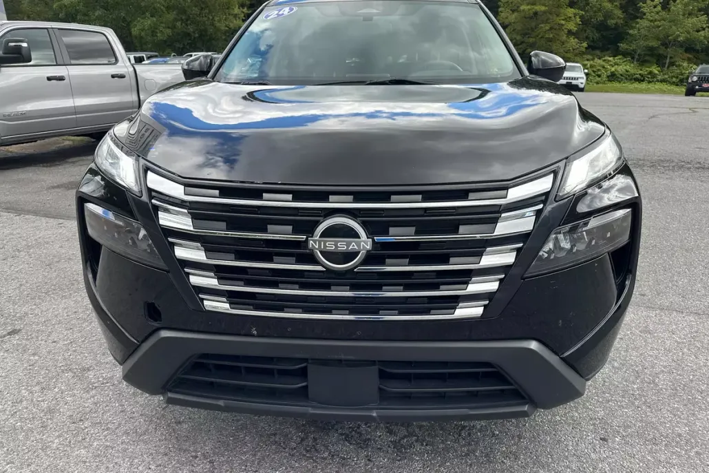 2024 Nissan Rogue SV photo 1