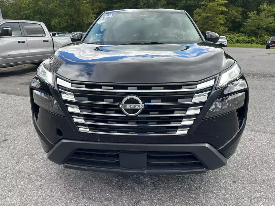 2024 Nissan Rogue SV photo 1