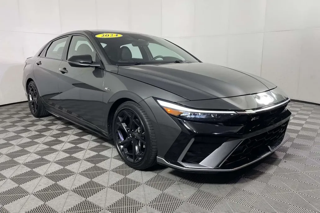 2024 Hyundai Elantra N Line photo 1