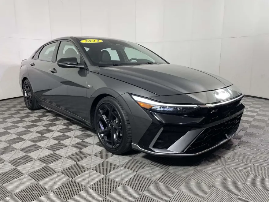 2024 Hyundai Elantra N Line photo 1
