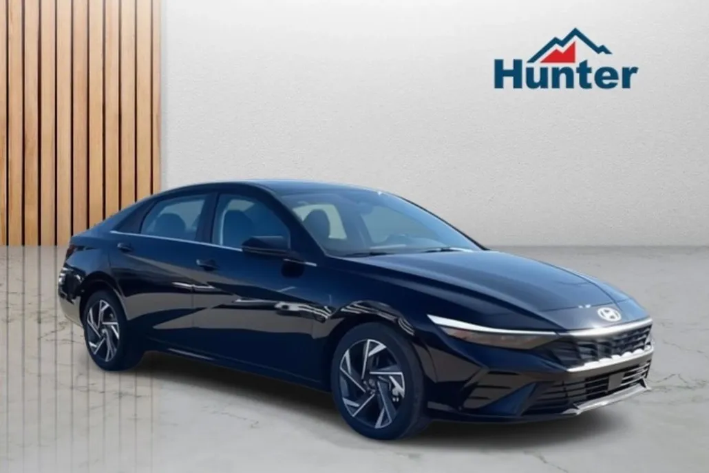 2025 Hyundai Elantra SEL Convenience photo 1