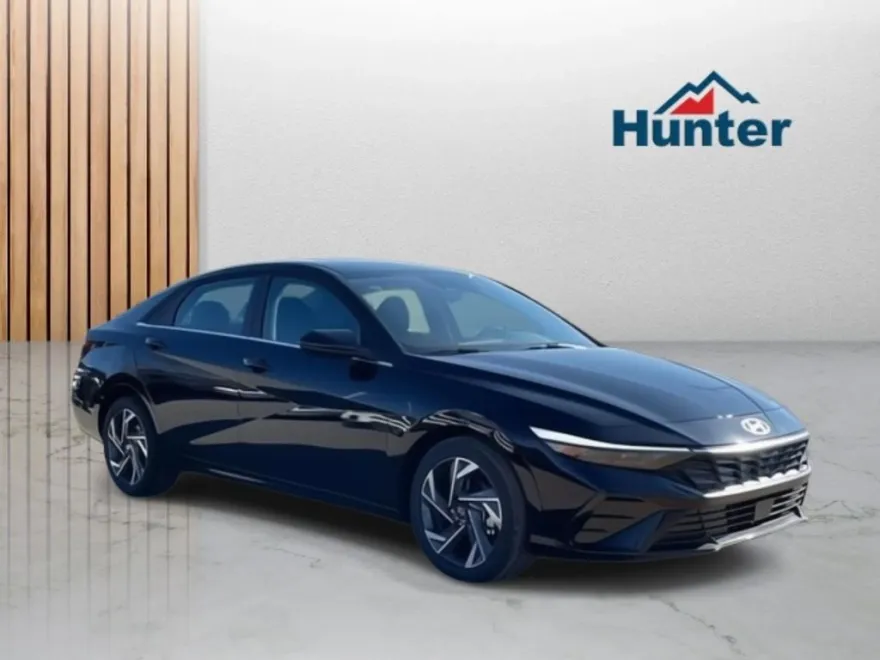 2025 Hyundai Elantra SEL Convenience photo 1