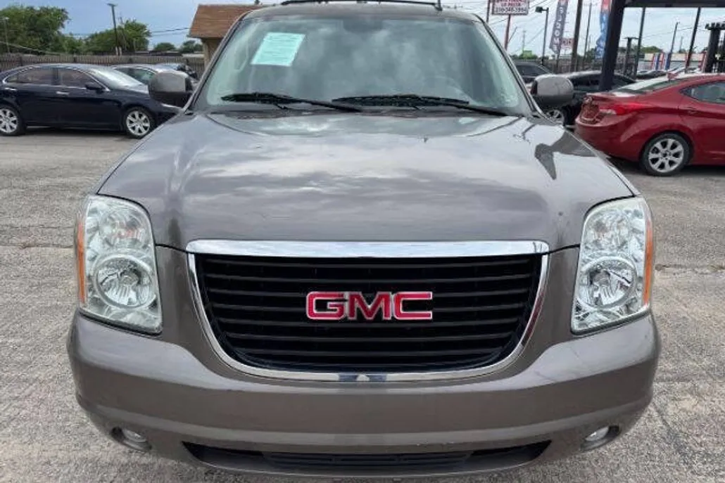 2013 Gmc Yukon SLE photo 1