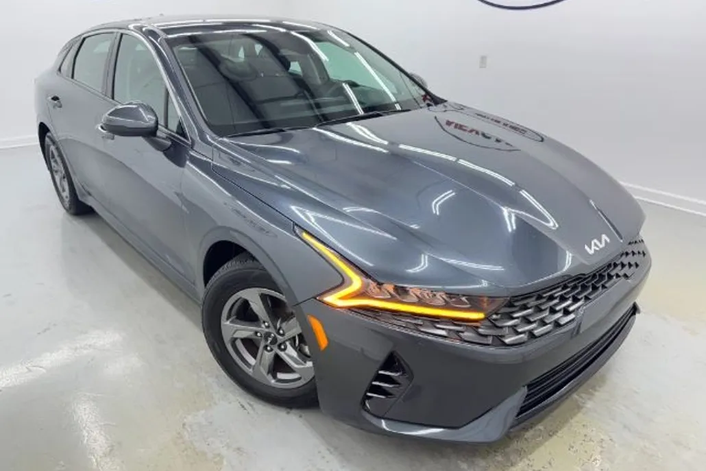 2023 Kia K5 LXS photo 1