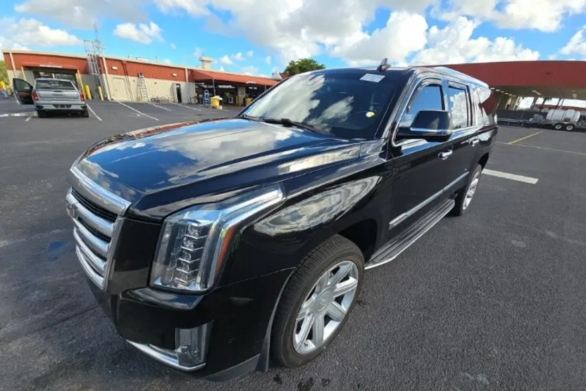 2019 Cadillac Escalade ESV Luxury photo 1