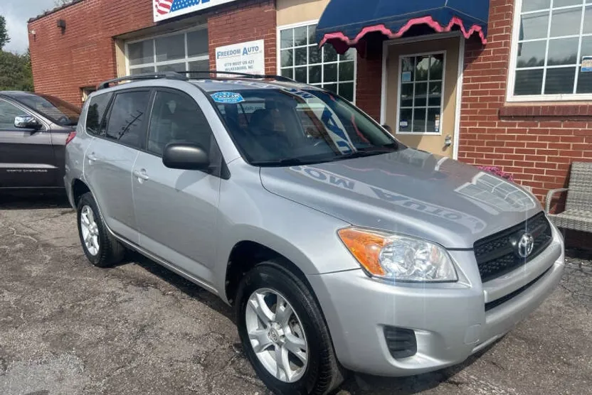 2012 Toyota RAV4 Base photo 1