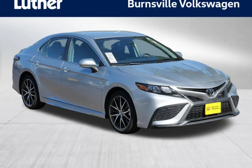 2023 Toyota Camry SE photo 1