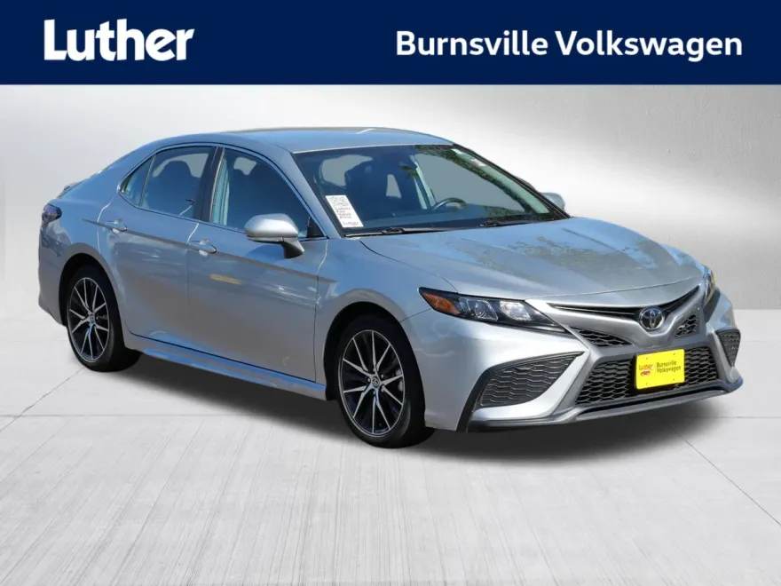2023 Toyota Camry SE photo 1