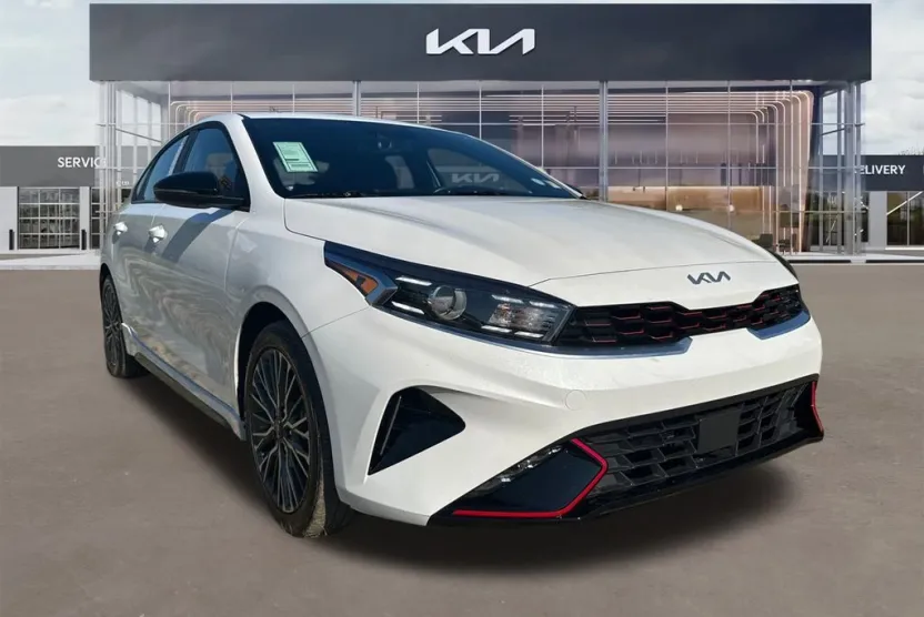 2024 Kia Forte GT-Line photo 1