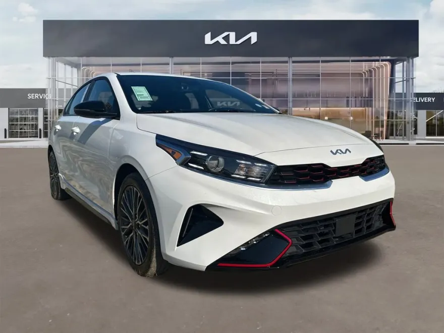 2024 Kia Forte GT-Line photo 1