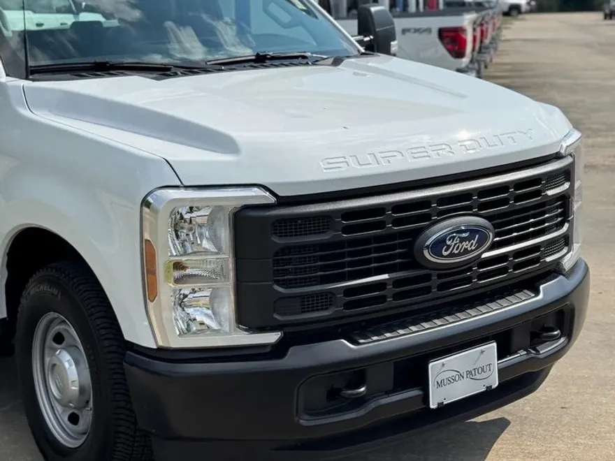 2026 Ford F-350 photo 1