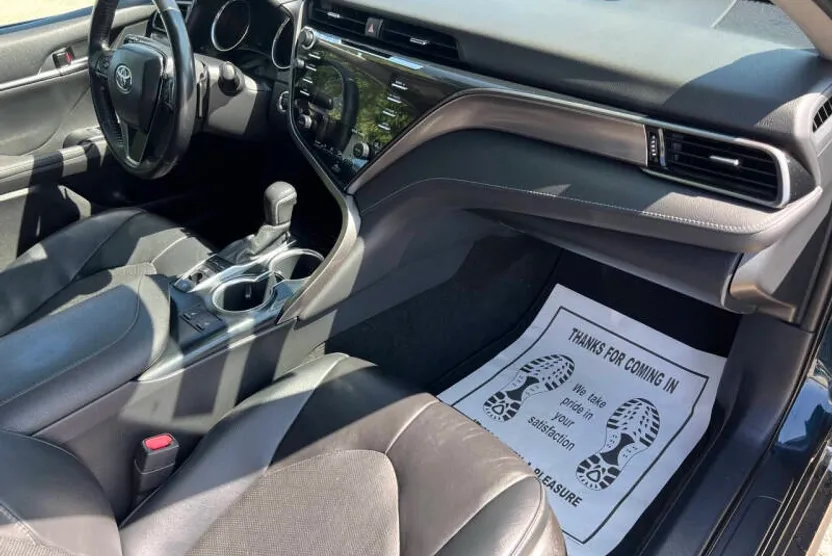 2020 Toyota Camry XSE photo 1