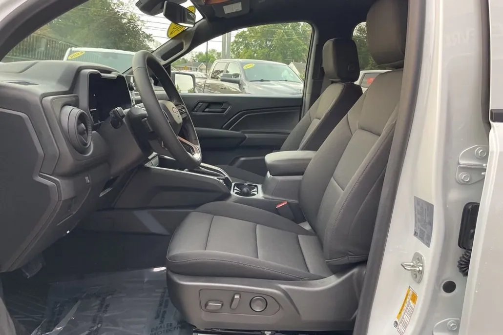 2026 Chevrolet Colorado Work Truck photo 1