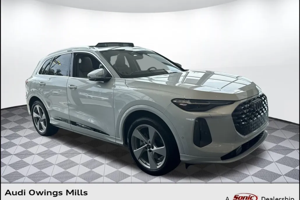 2025 Audi Q5 2.0T Prestige photo 1