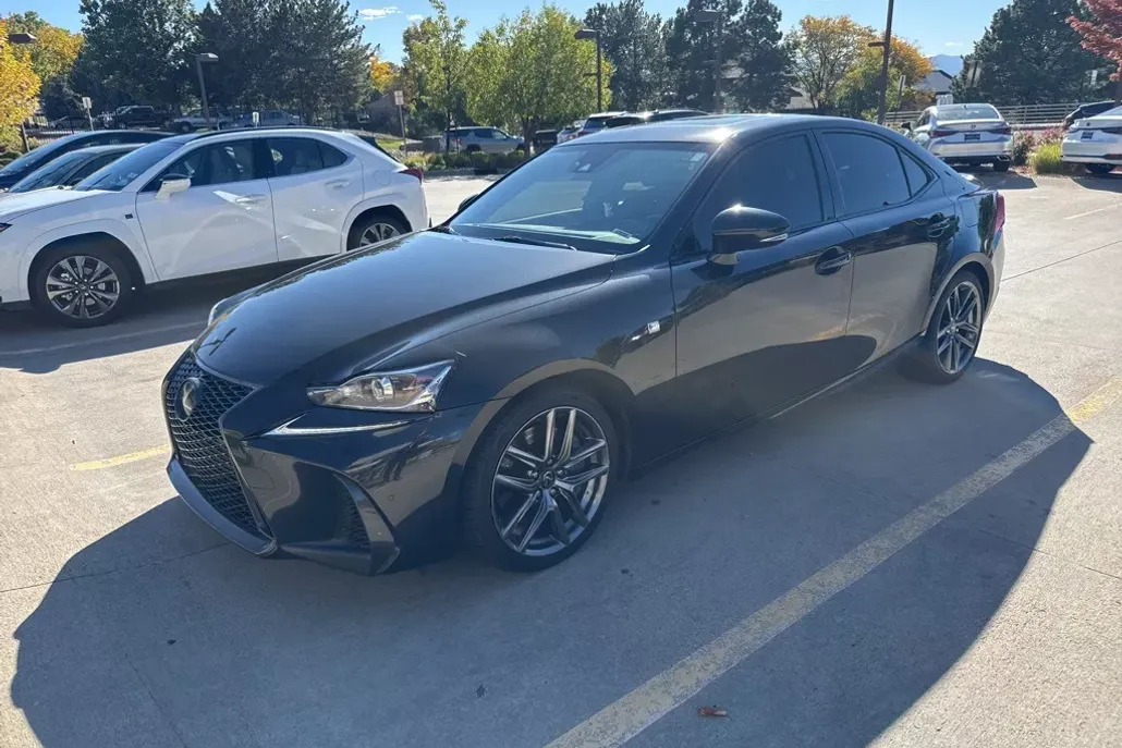 2018 Lexus IS 350 F SPORT photo 1