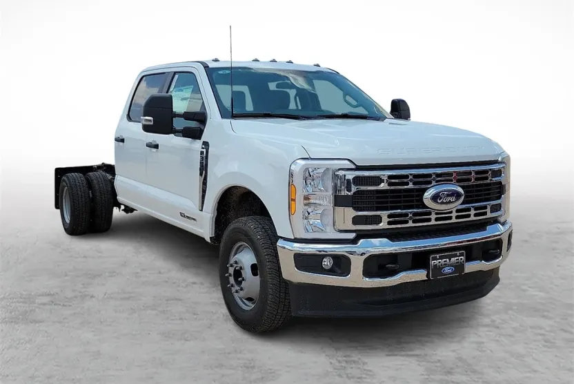 2025 Ford F-350 photo 1