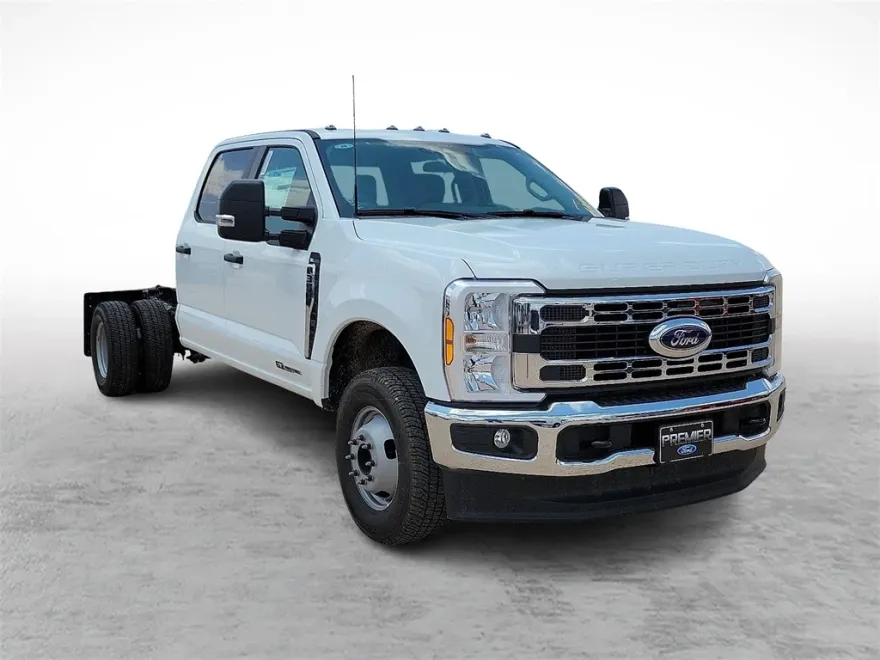2025 Ford F-350 photo 1