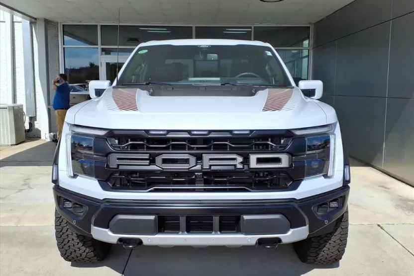 2025 Ford F-150 Raptor photo 1