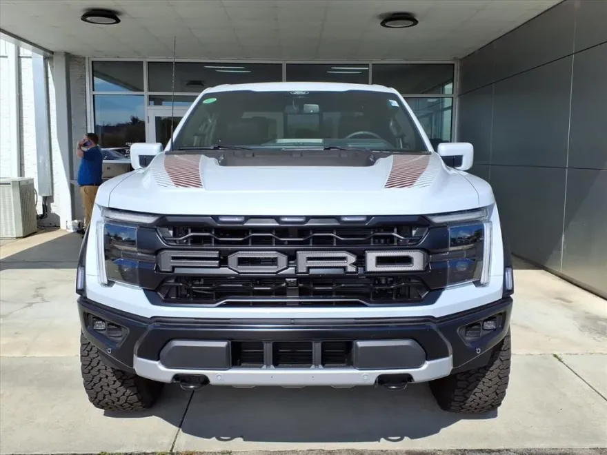 2025 Ford F-150 Raptor photo 1