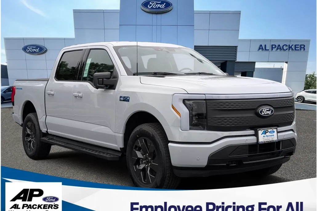 2025 Ford F-150 Lightning photo 1