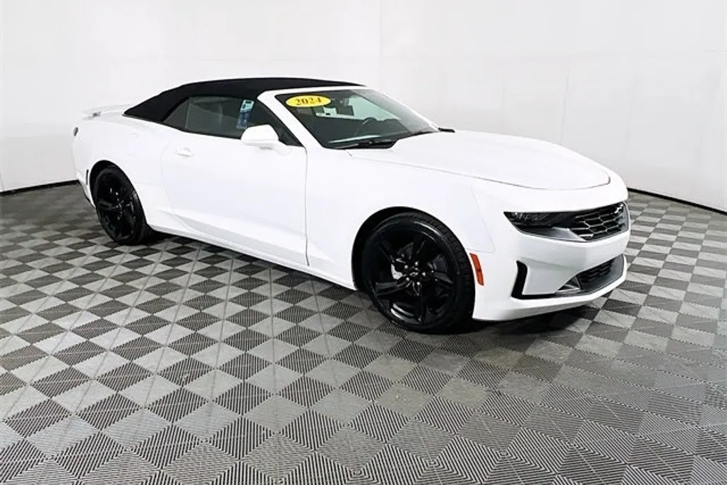 2024 Chevrolet Camaro 3LT photo 1