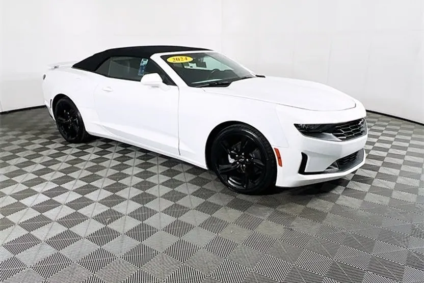 2024 Chevrolet Camaro 3LT photo 1