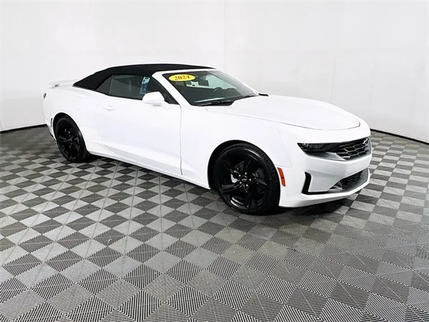 2024 Chevrolet Camaro 3LT photo 1