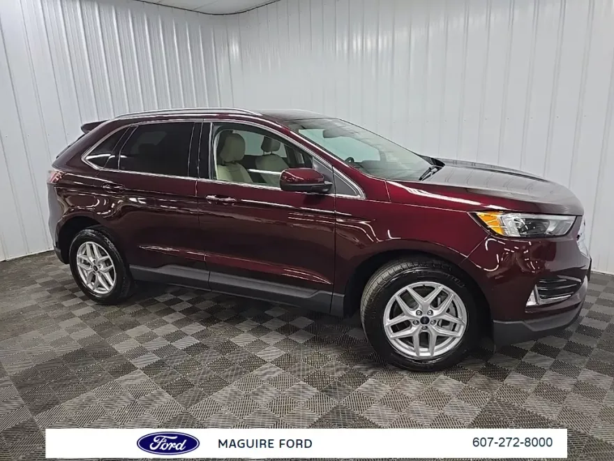 2022 Ford Edge SEL photo 1