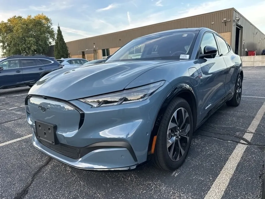 2023 Ford Mustang Mach-E Premium photo 1