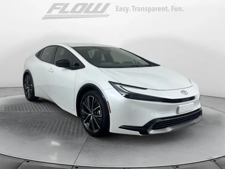 2023 Toyota Prius XLE photo 1