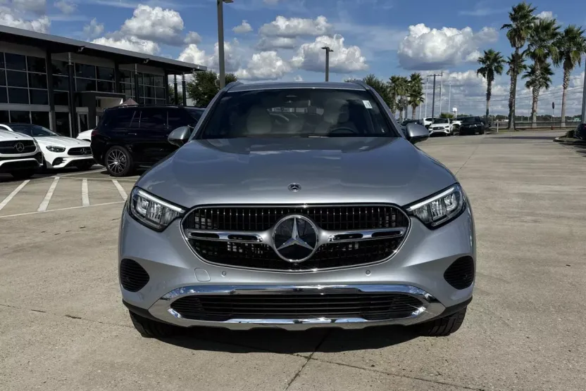 2026 Mercedes Benz GLC 300 4MATIC photo 1