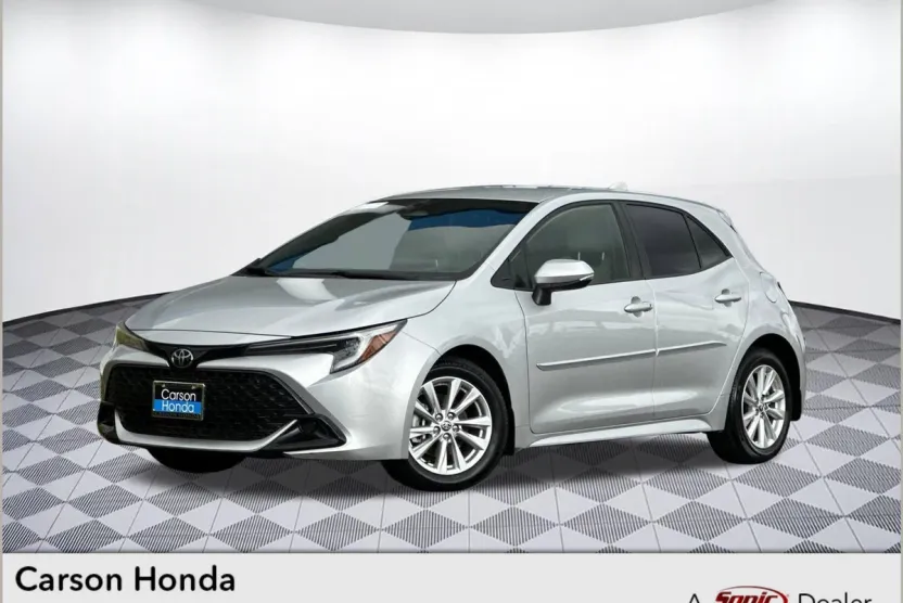 2023 Toyota Corolla SE photo 1