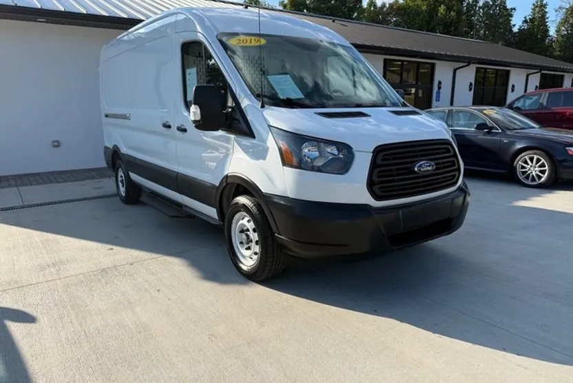 2019 Chevrolet Express LS 3500 photo 1