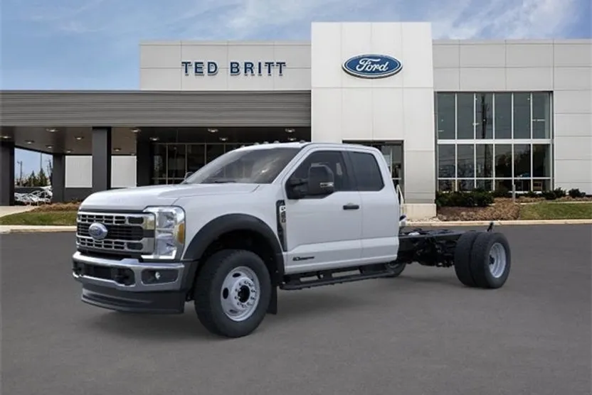 2025 Ford F-450 photo 1