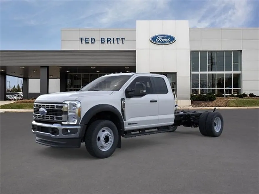 2025 Ford F-450 photo 1