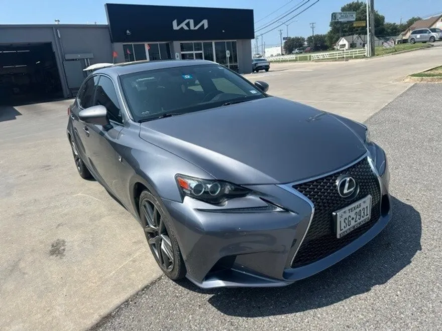 2016 Lexus IS 200t photo 1