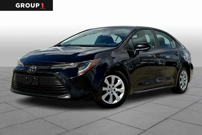 2024 Toyota Corolla LE photo 1