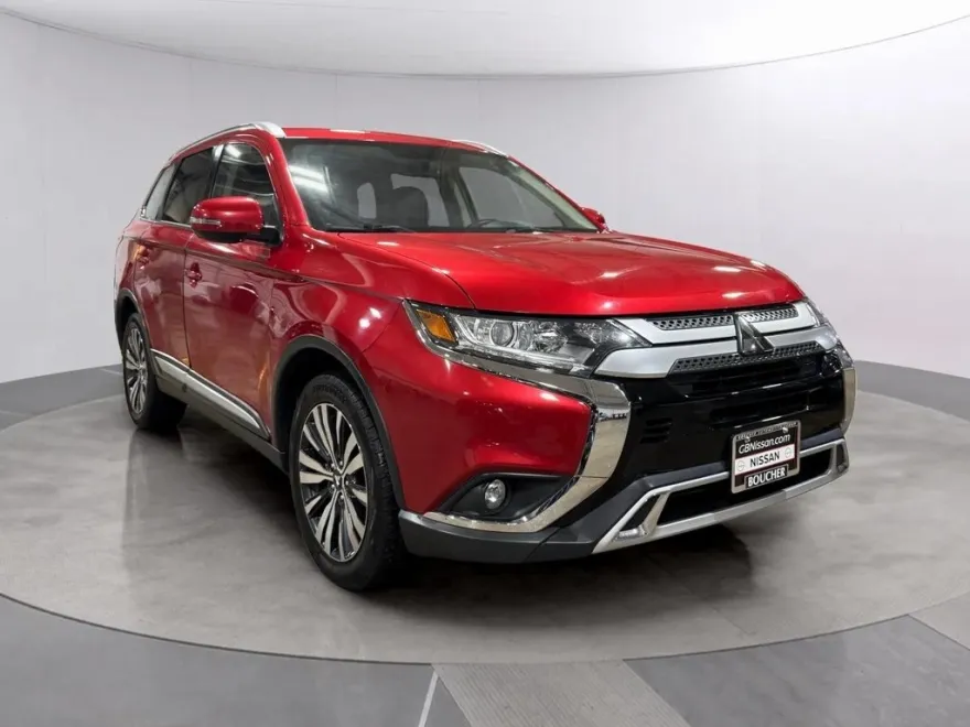 2019 Mitsubishi Outlander SEL photo 1