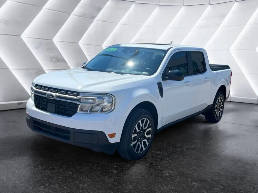 2024 Ford Maverick Lariat photo 1
