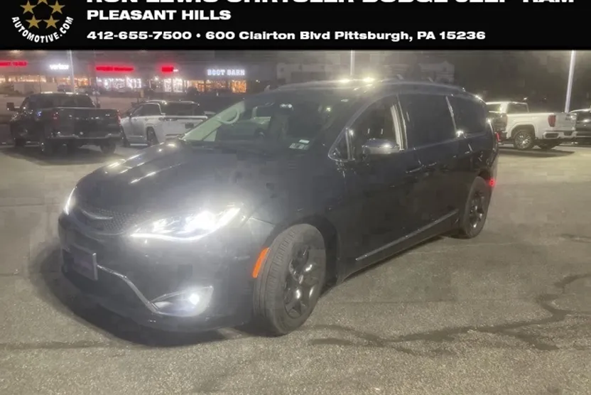 2018 Chrysler Pacifica Limited photo 1