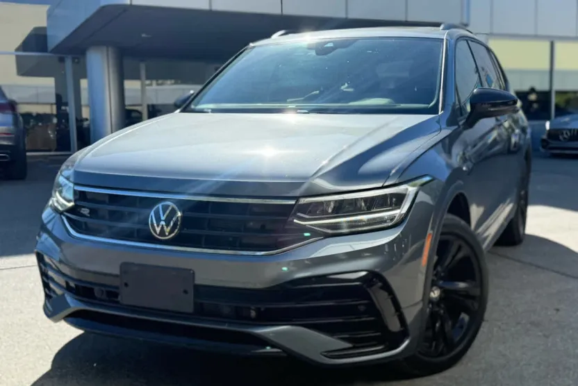 2023 Volkswagen Tiguan SE R-Line Black photo 1